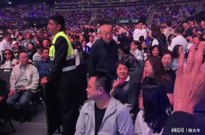 澳门懵了：没想到能来那么多人千亿国际网站刀郎澳门演唱会(图2)